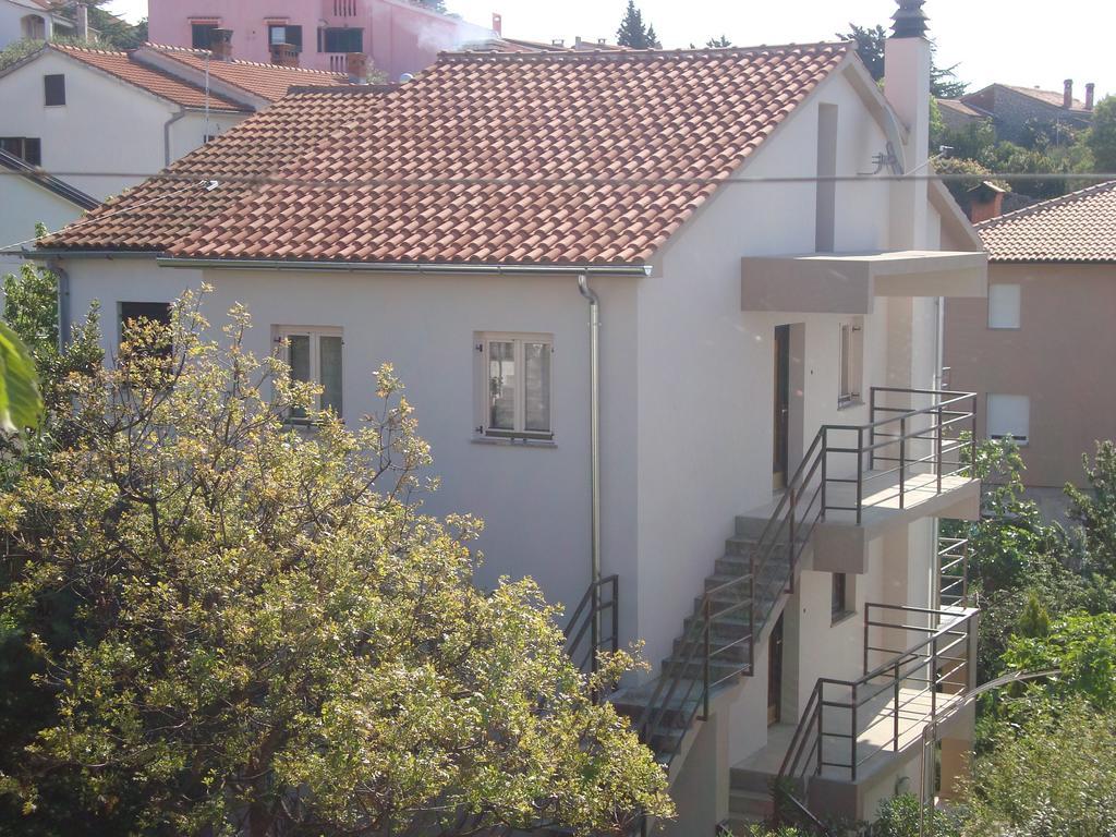 Apartments Marta Krk Town Luaran gambar