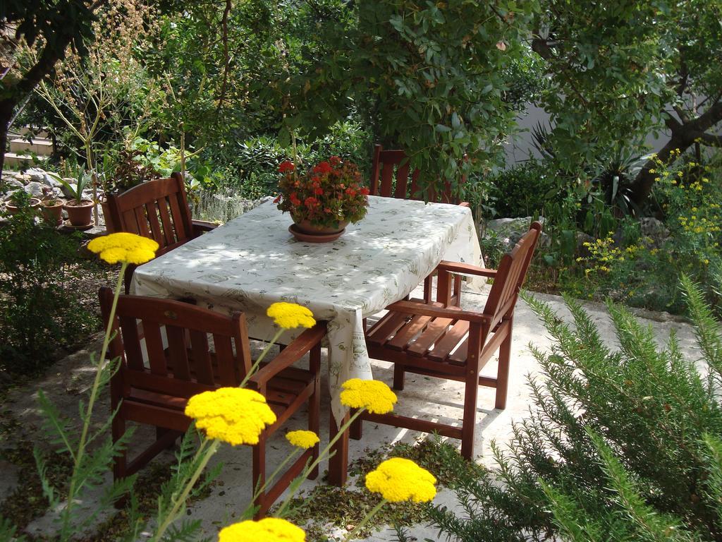 Apartments Marta Krk Town Luaran gambar