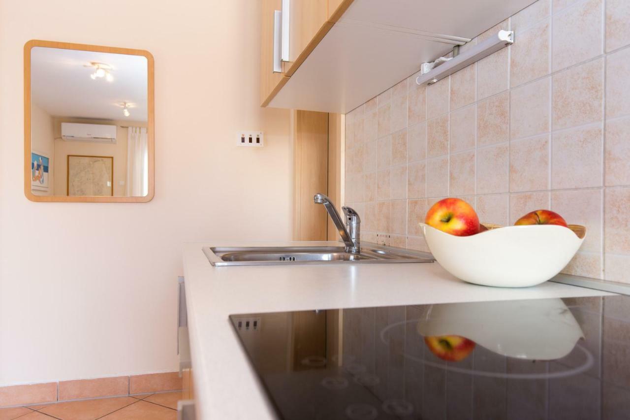 Apartments Marta Krk Town Luaran gambar
