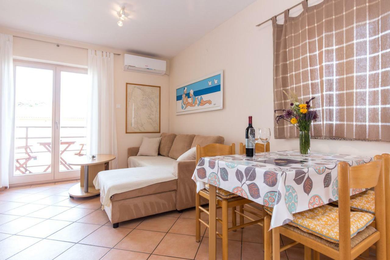 Apartments Marta Krk Town Luaran gambar