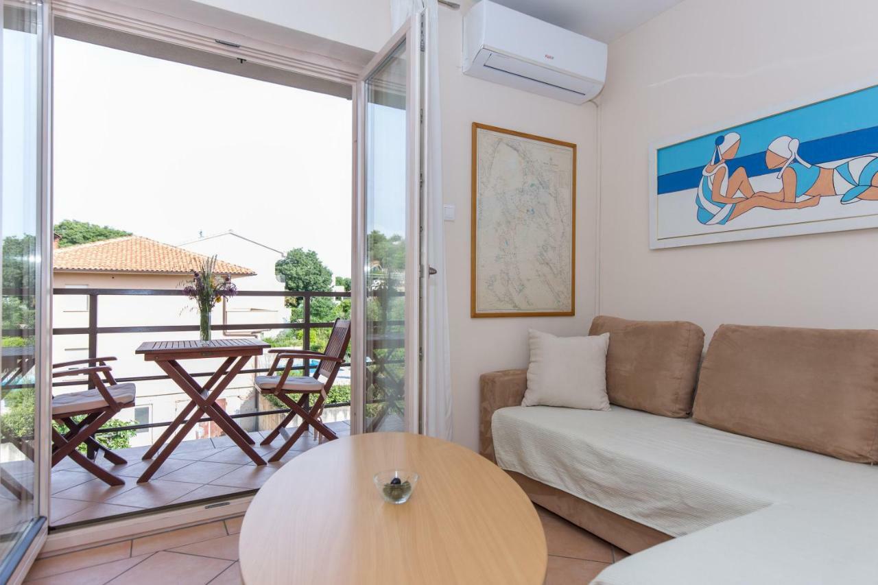 Apartments Marta Krk Town Luaran gambar