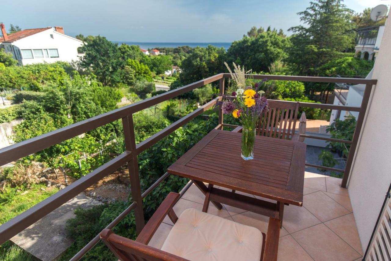 Apartments Marta Krk Town Luaran gambar
