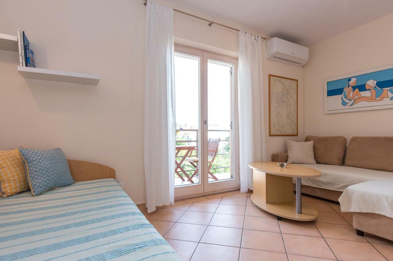 Apartments Marta Krk Town Luaran gambar