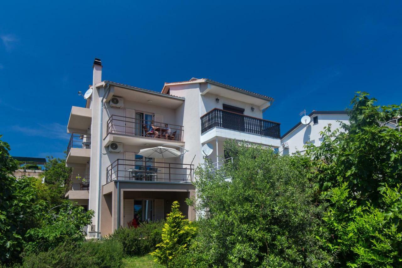 Apartments Marta Krk Town Luaran gambar