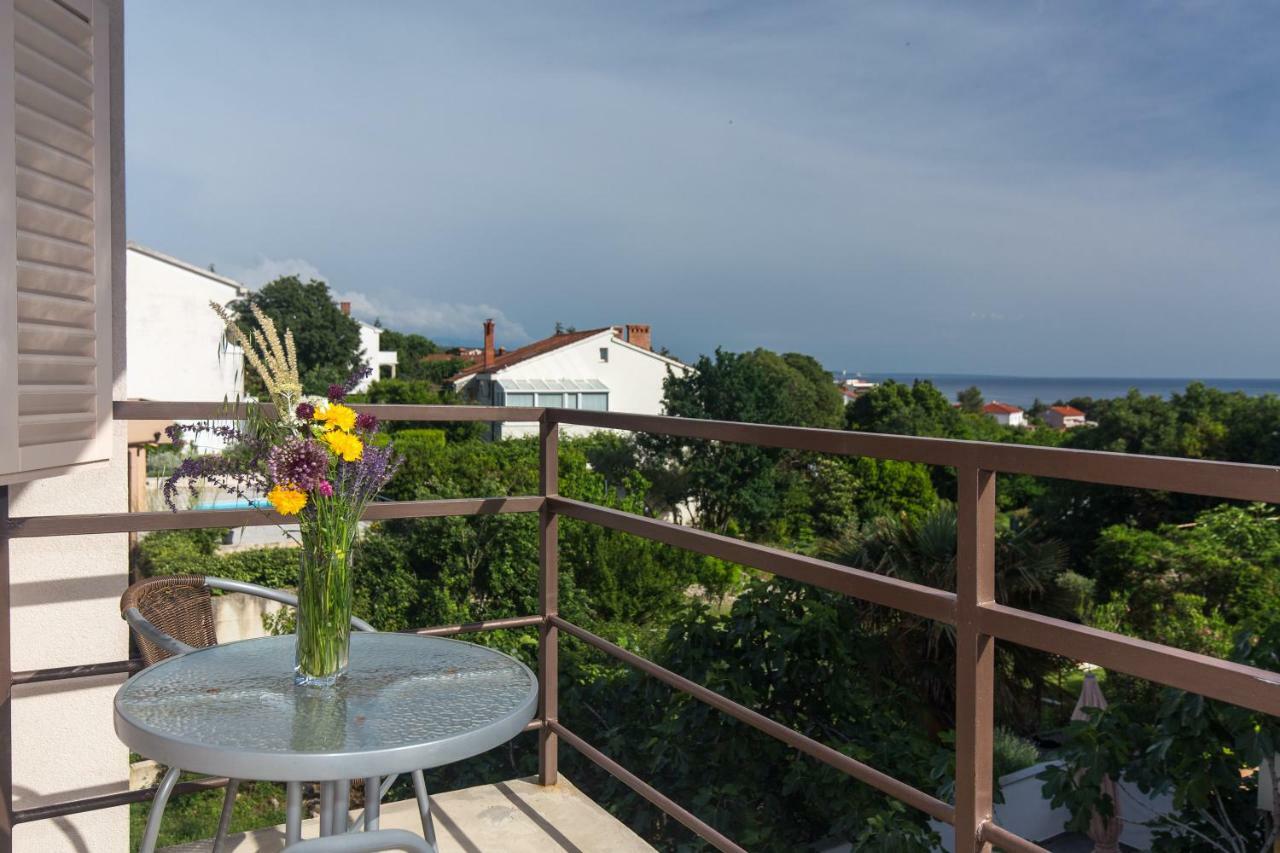 Apartments Marta Krk Town Luaran gambar