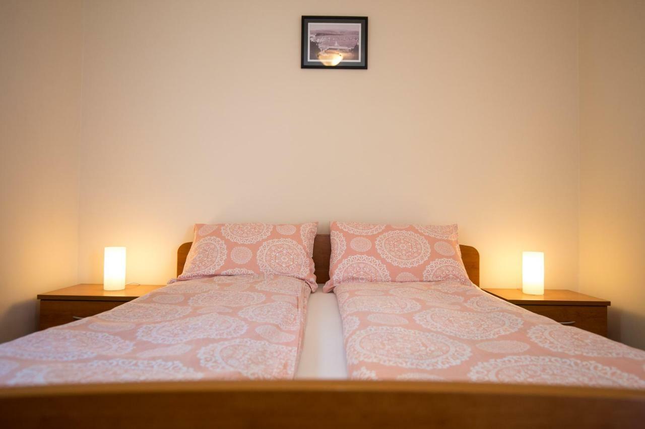 Apartments Marta Krk Town Luaran gambar