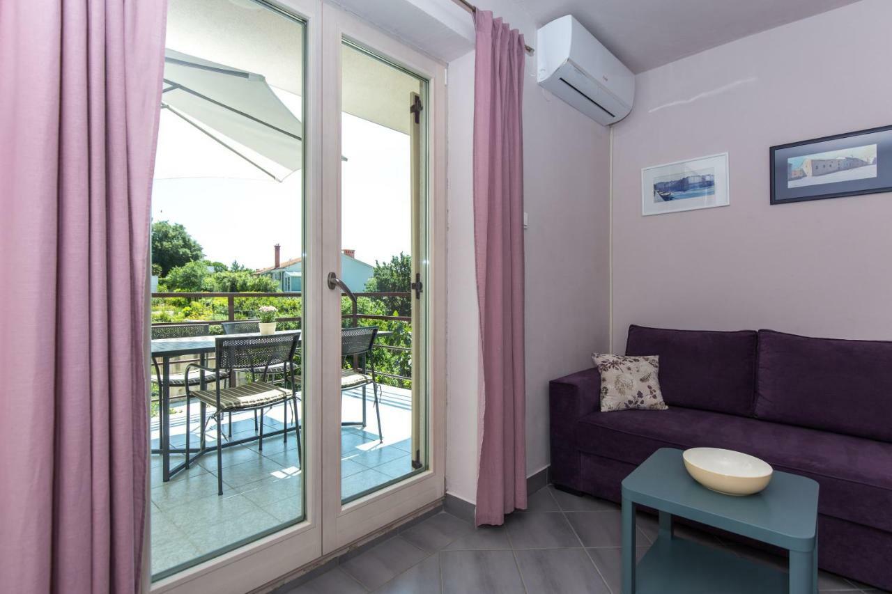 Apartments Marta Krk Town Luaran gambar