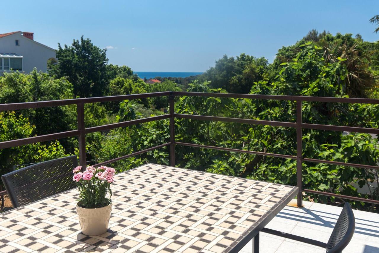 Apartments Marta Krk Town Luaran gambar